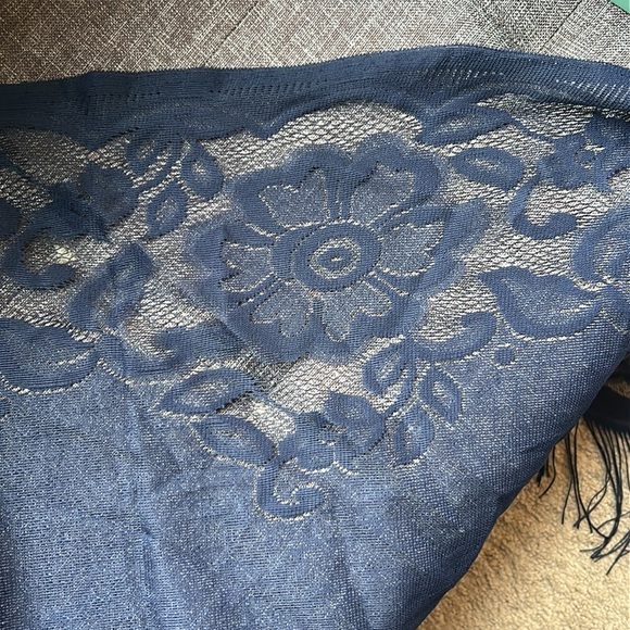 Blue Triangle Shawl - Picture 4 of 7